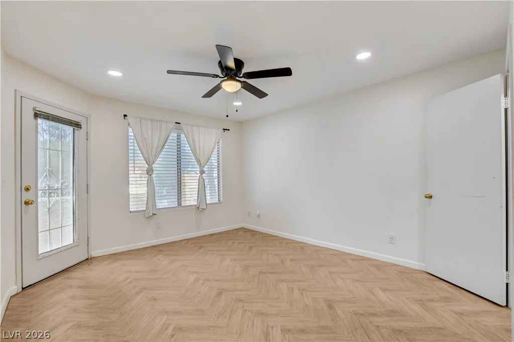 3053 Casey, Las Vegas, NV 89120