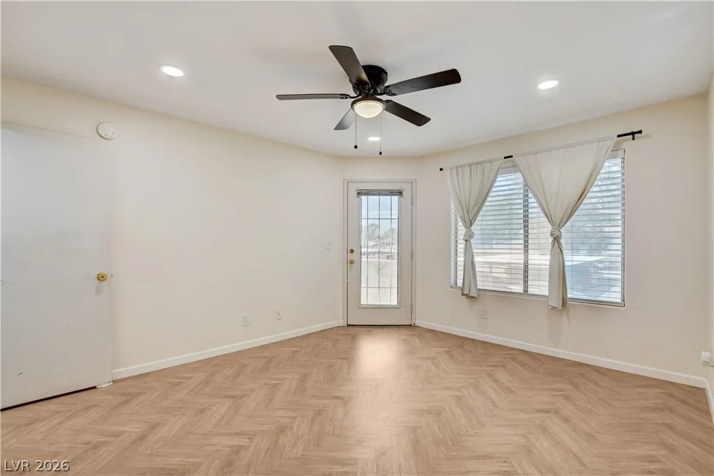 3053 Casey, Las Vegas, NV 89120
