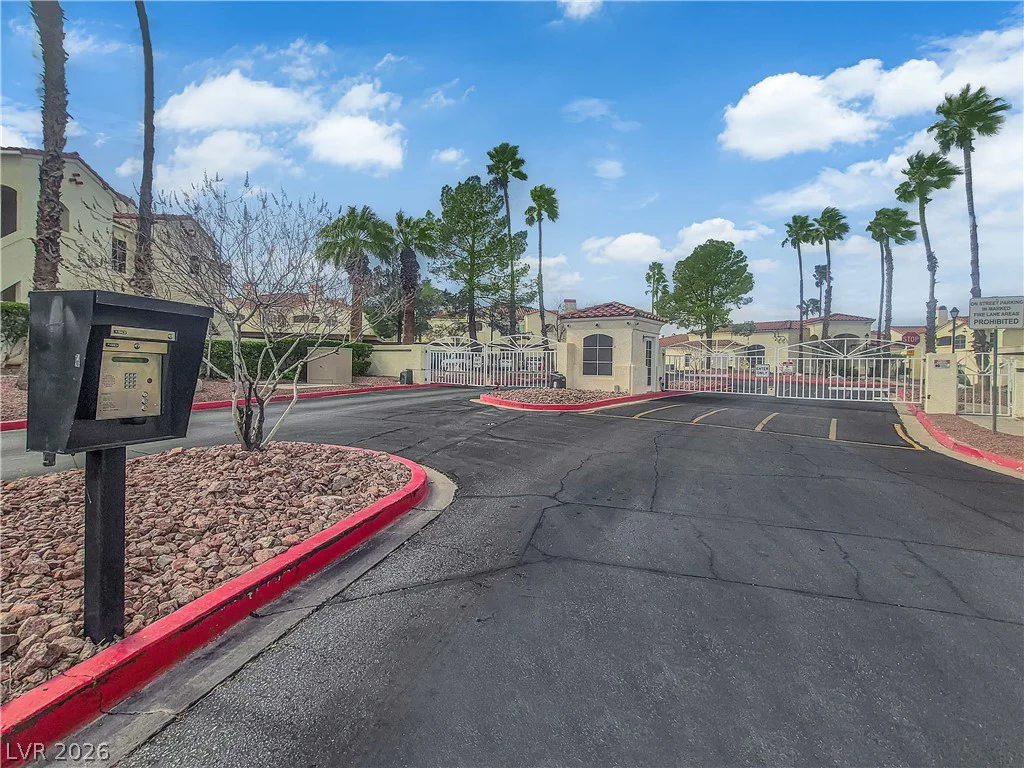 698 Racetrack, Henderson, NV 89015