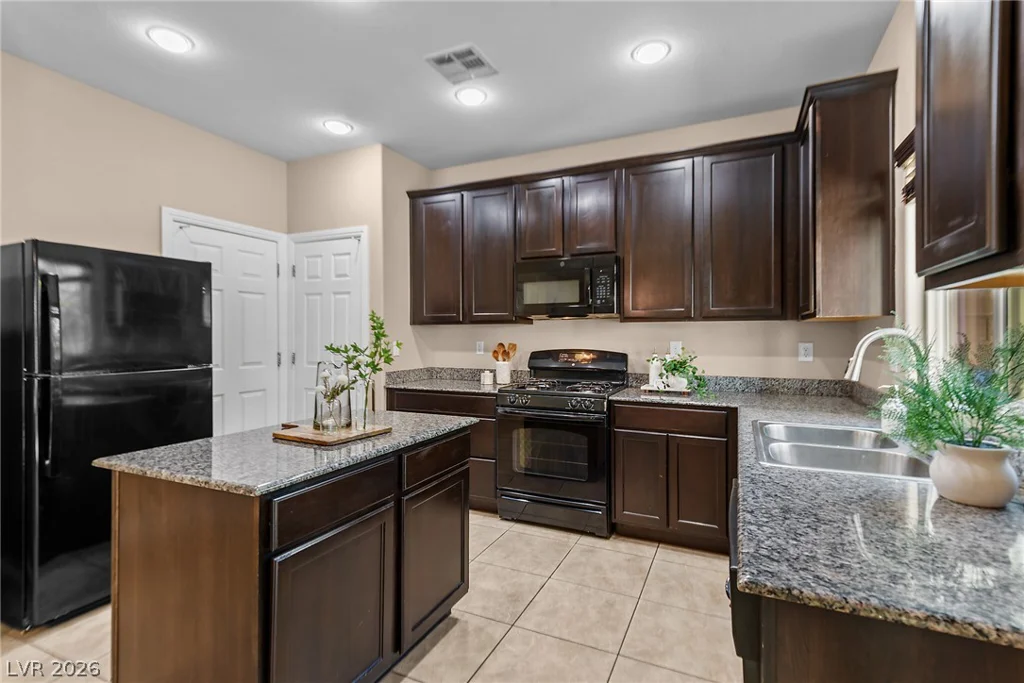 10248 Gibson Isle, Las Vegas, NV 89166