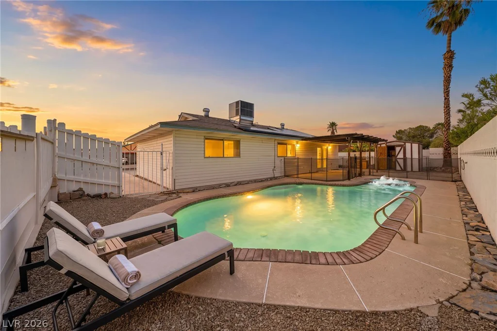 7313 Gray, Las Vegas, NV 89145