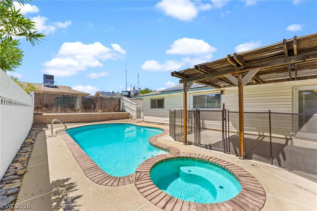 7313 Gray, Las Vegas, NV 89145