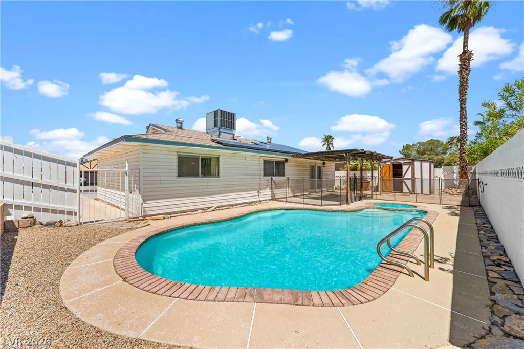 7313 Gray, Las Vegas, NV 89145