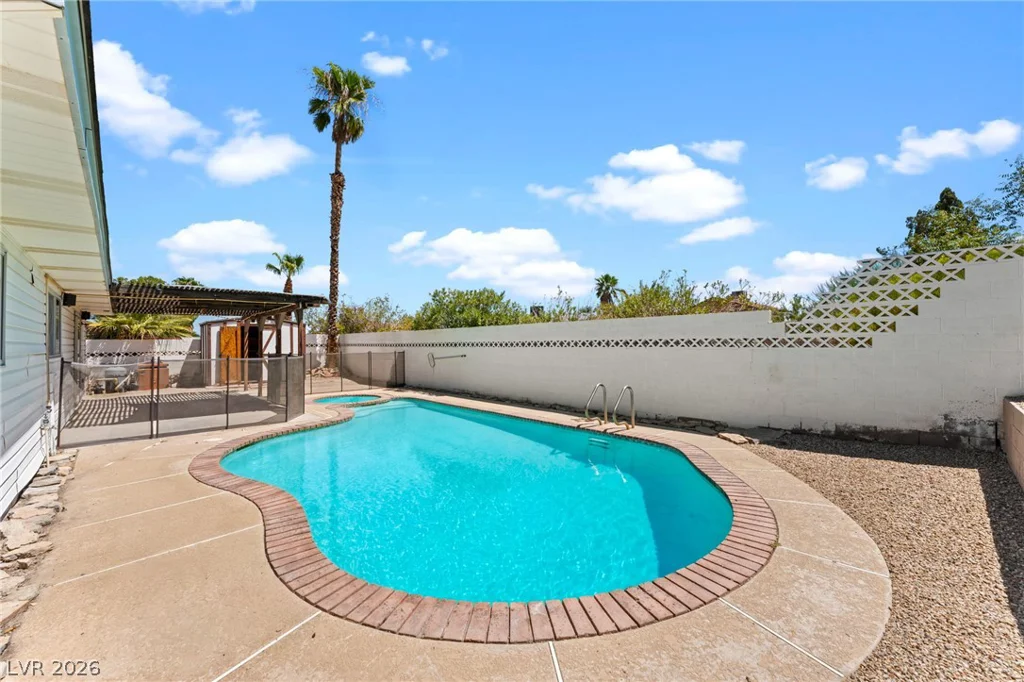 7313 Gray, Las Vegas, NV 89145