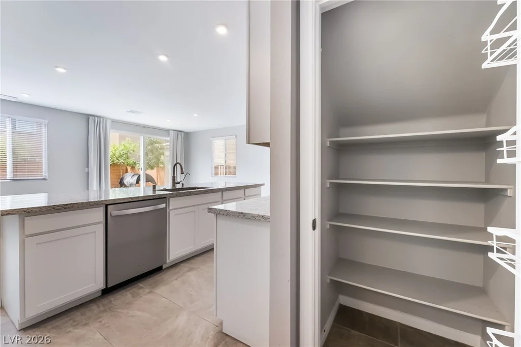 869 Greenspire, Henderson, NV 89011
