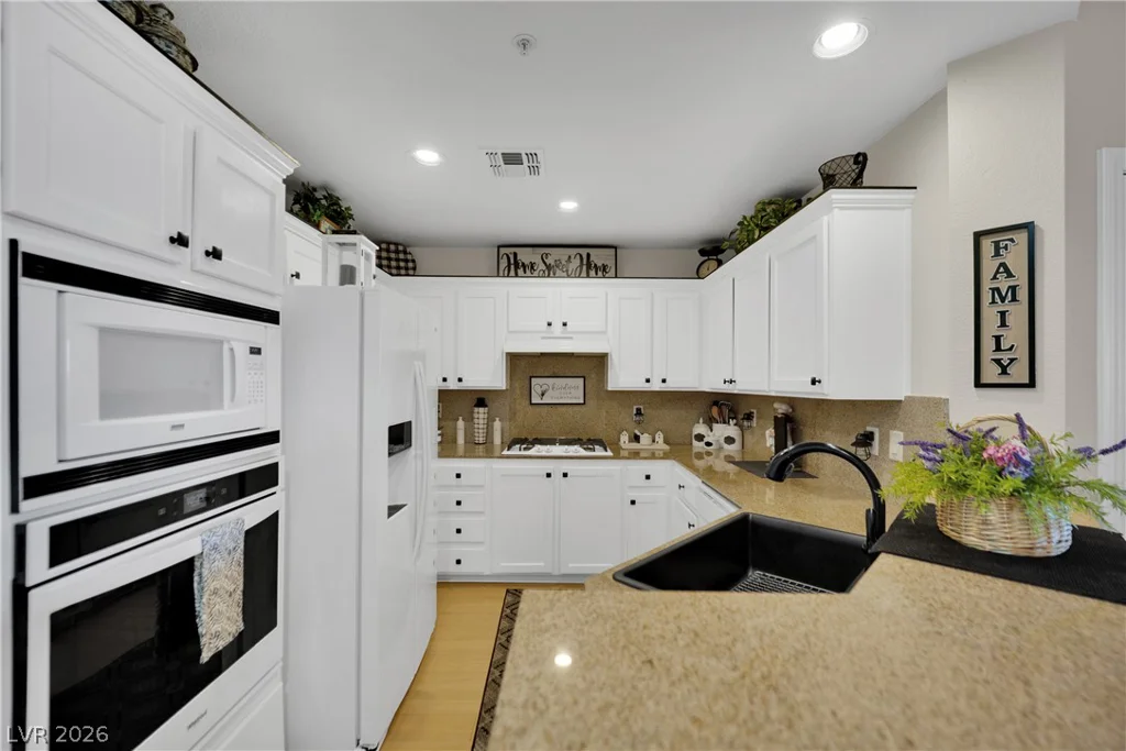 83 Agate, Las Vegas, NV 89123