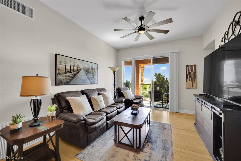 83 Agate, Las Vegas, NV 89123