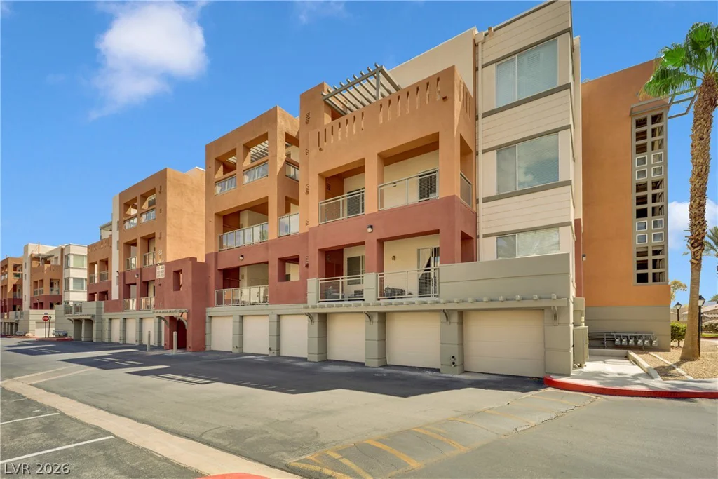 83 Agate, Las Vegas, NV 89123