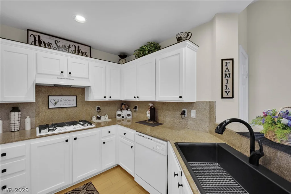 83 Agate, Las Vegas, NV 89123