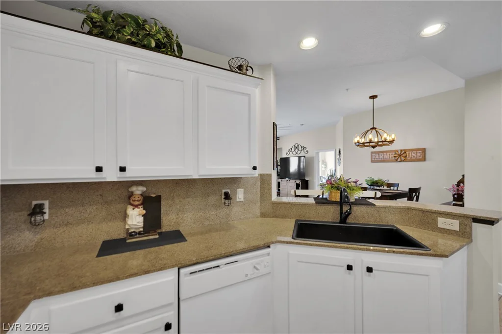 83 Agate, Las Vegas, NV 89123