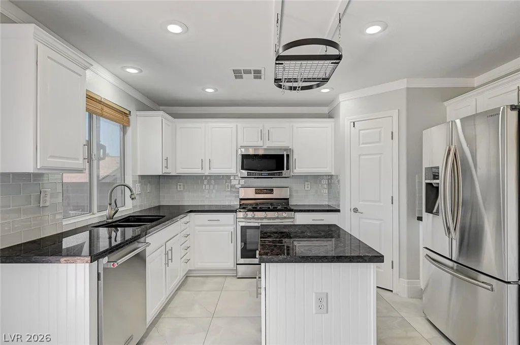 3720 Russell Peterson, Las Vegas, NV 89129