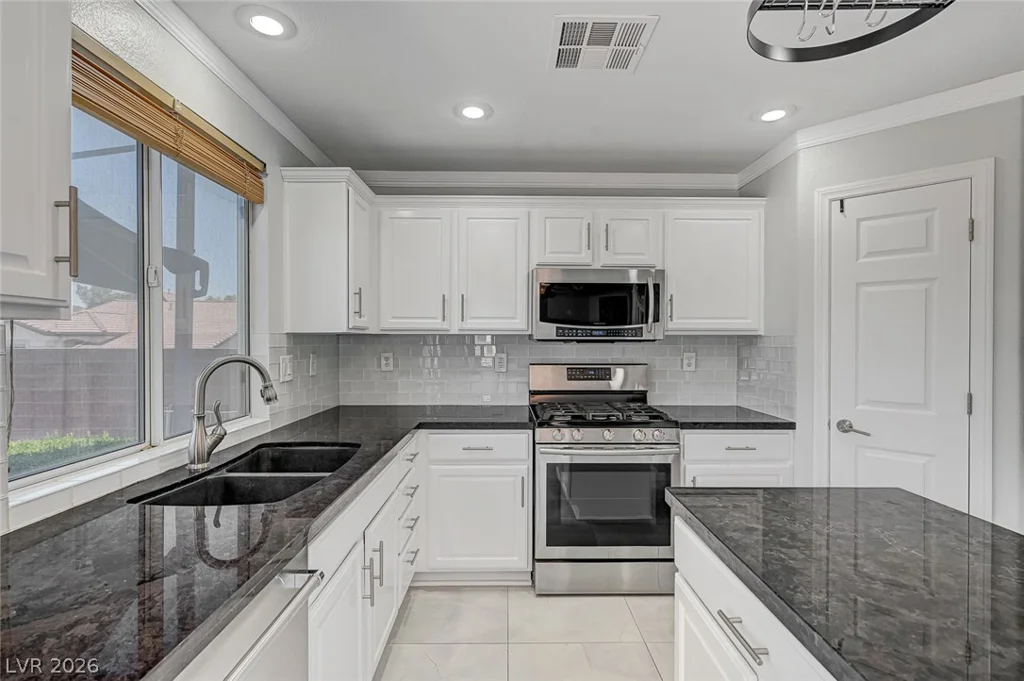 3720 Russell Peterson, Las Vegas, NV 89129