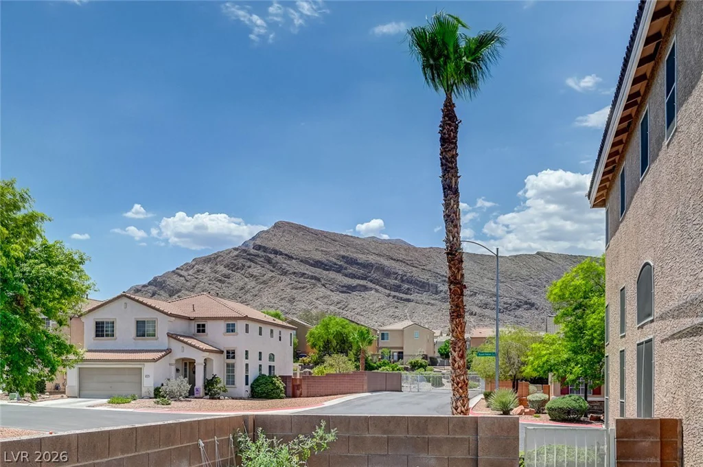 3720 Russell Peterson, Las Vegas, NV 89129