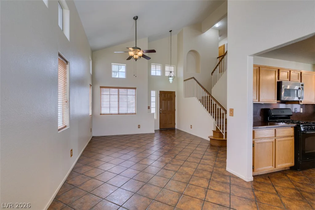 6804 White Lakes, Las Vegas, NV 89130