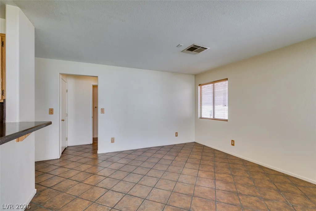 6804 White Lakes, Las Vegas, NV 89130
