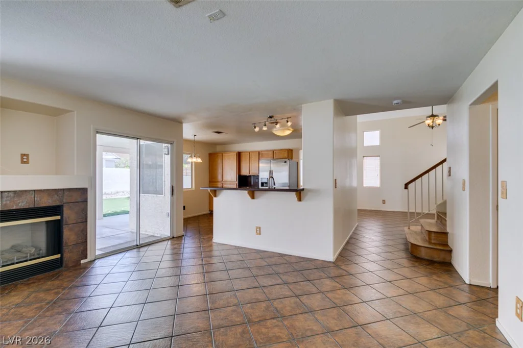 6804 White Lakes, Las Vegas, NV 89130