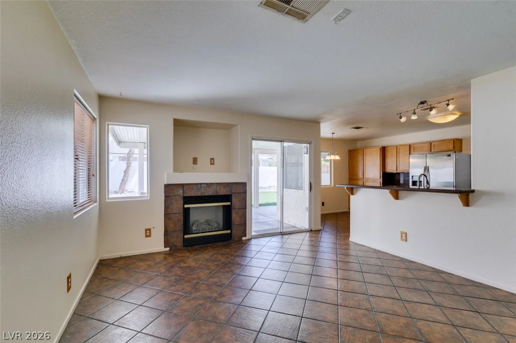 6804 White Lakes, Las Vegas, NV 89130