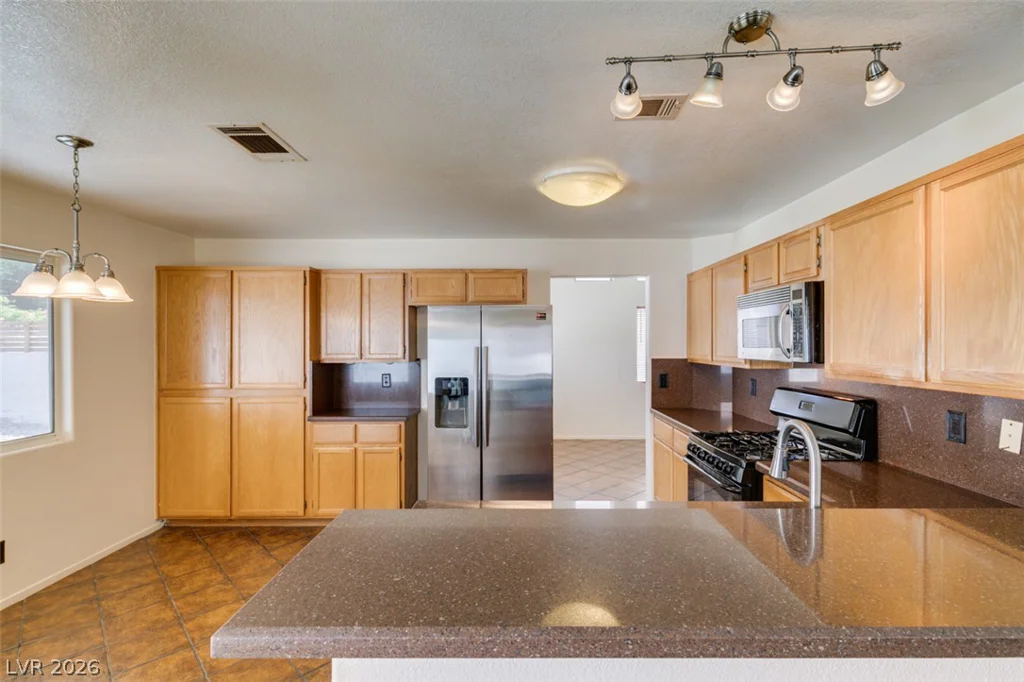 6804 White Lakes, Las Vegas, NV 89130