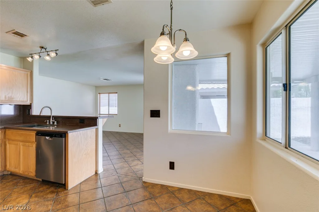 6804 White Lakes, Las Vegas, NV 89130