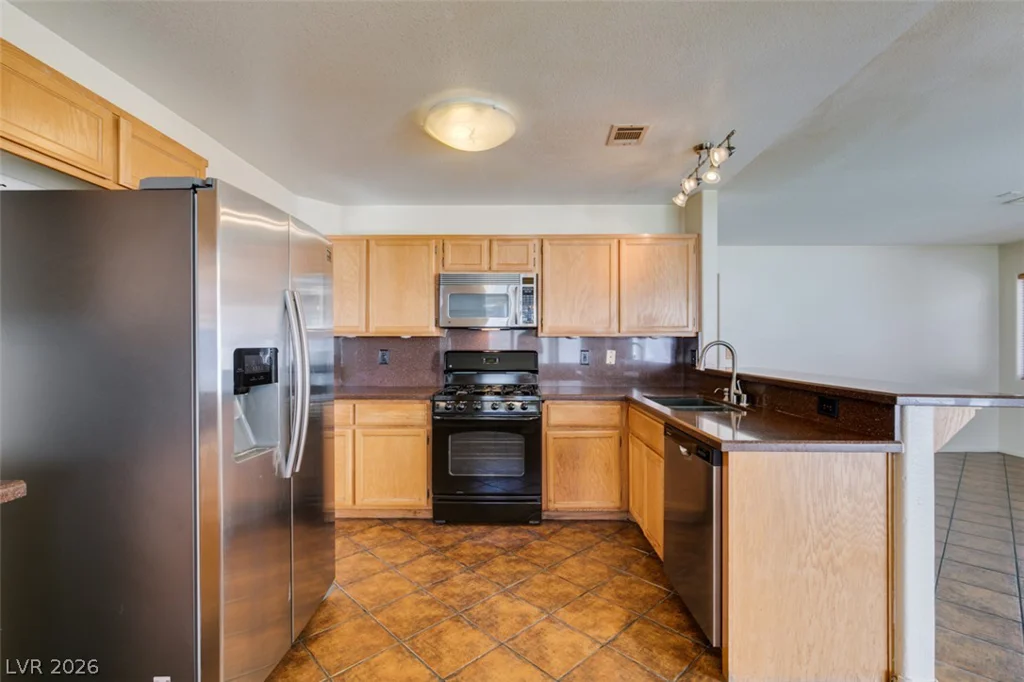 6804 White Lakes, Las Vegas, NV 89130