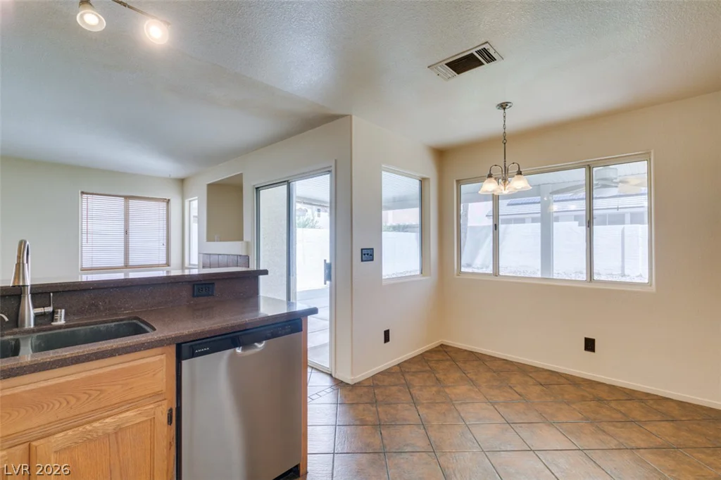 6804 White Lakes, Las Vegas, NV 89130