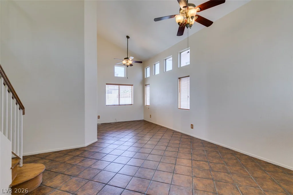 6804 White Lakes, Las Vegas, NV 89130