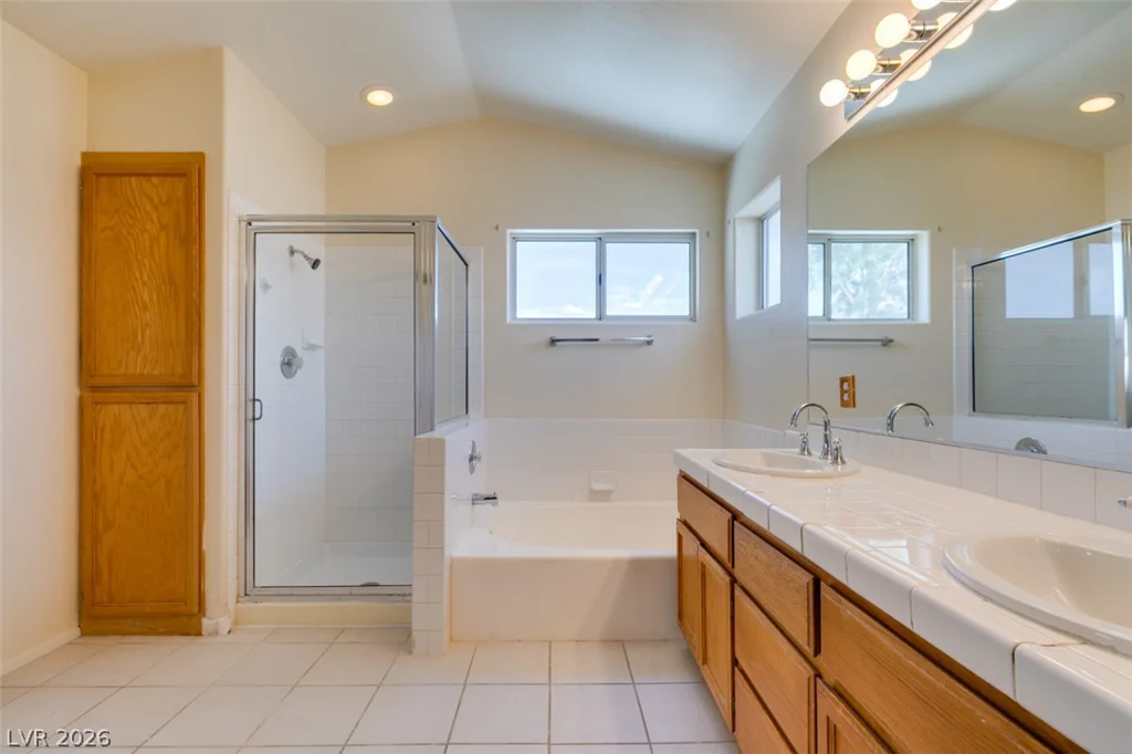 6804 White Lakes, Las Vegas, NV 89130