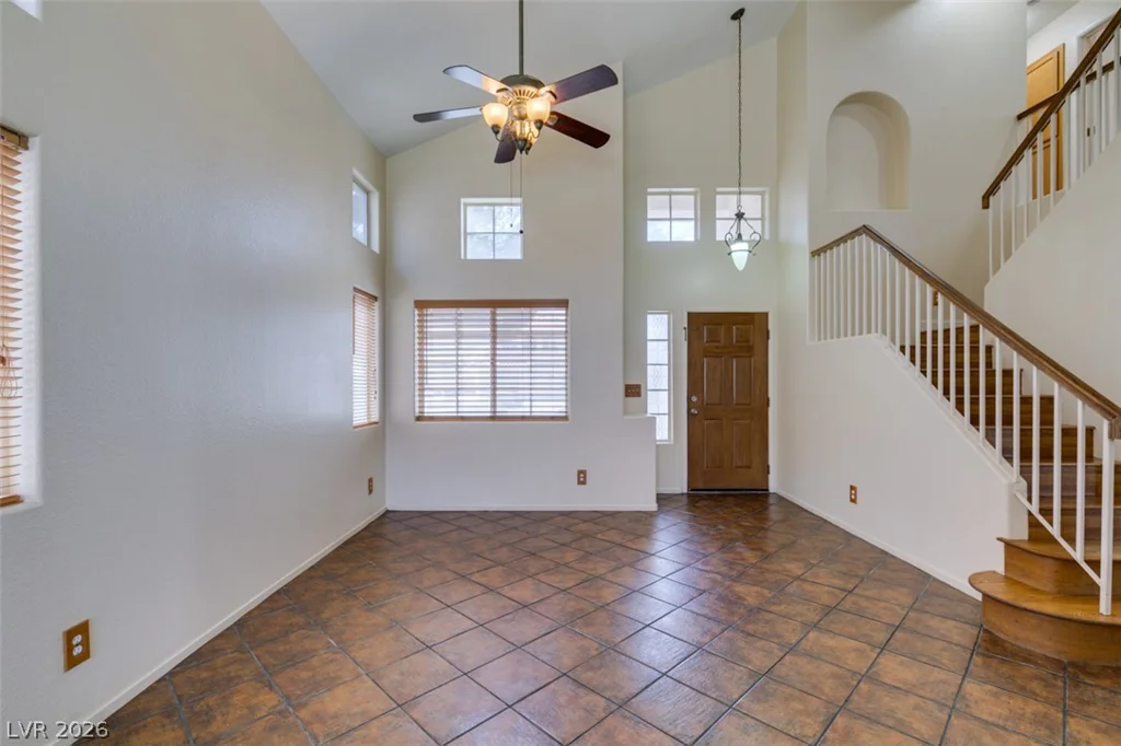 6804 White Lakes, Las Vegas, NV 89130