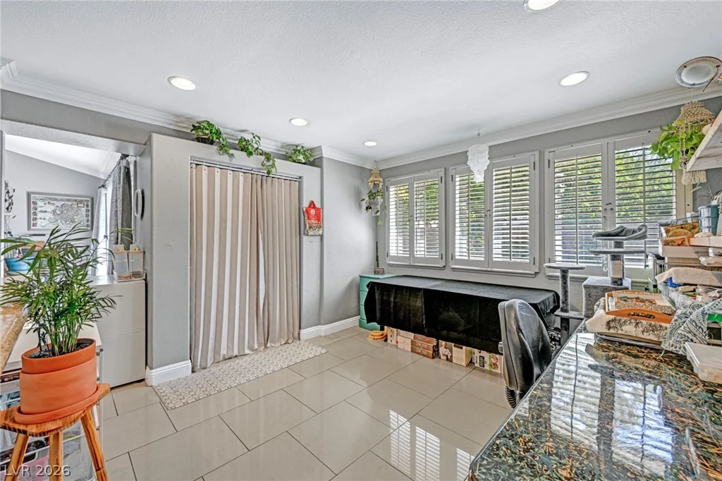 390 Rushing Creek, Henderson, NV 89014