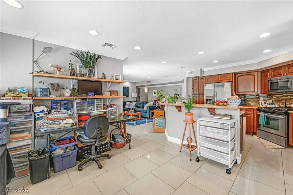 390 Rushing Creek, Henderson, NV 89014