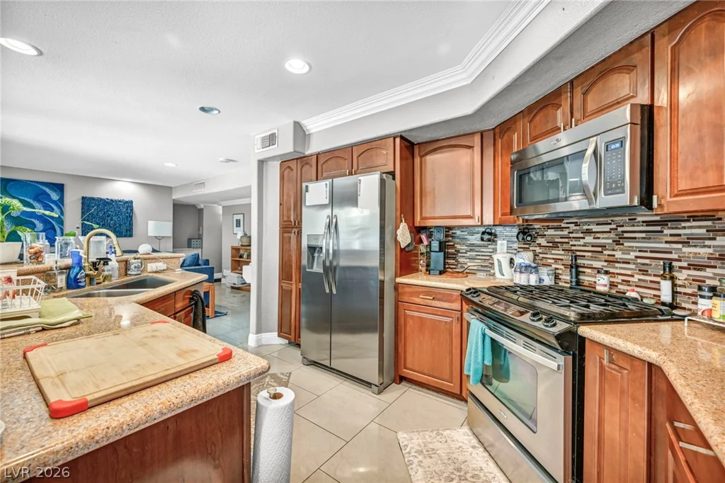 390 Rushing Creek, Henderson, NV 89014