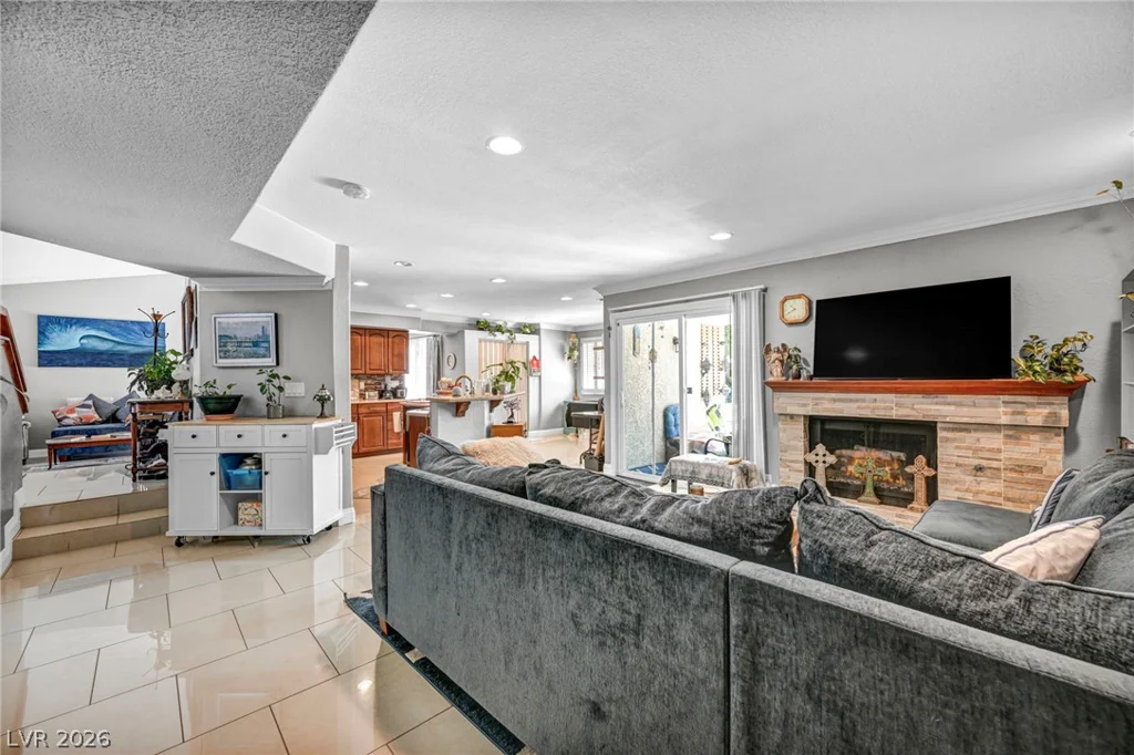 390 Rushing Creek, Henderson, NV 89014