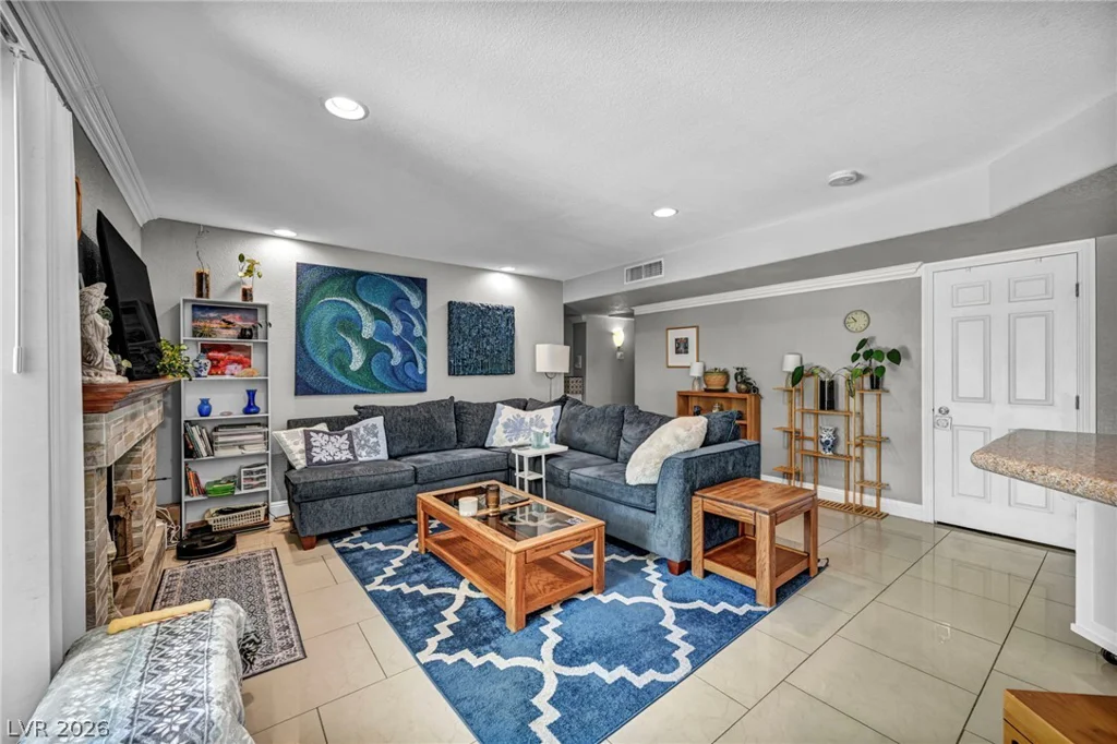 390 Rushing Creek, Henderson, NV 89014