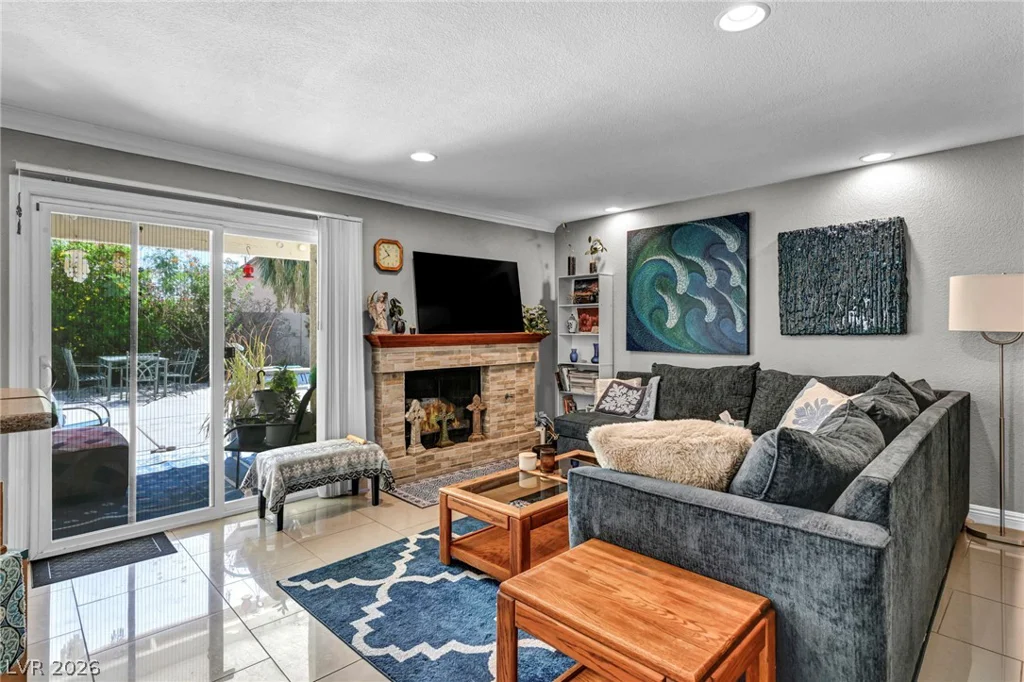 390 Rushing Creek, Henderson, NV 89014
