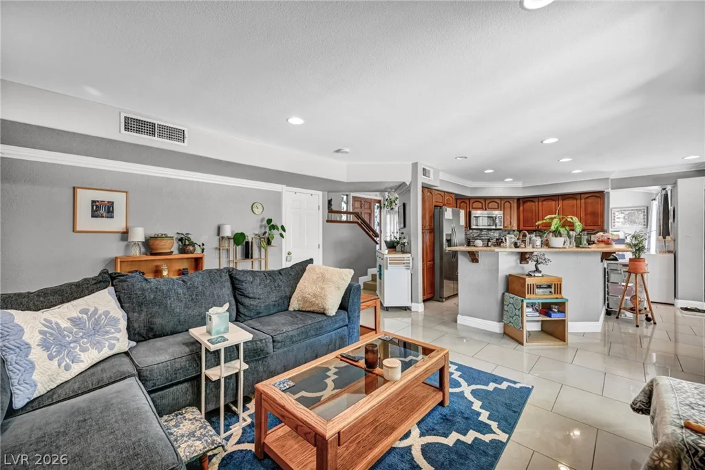 390 Rushing Creek, Henderson, NV 89014
