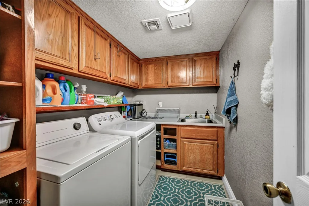 390 Rushing Creek, Henderson, NV 89014