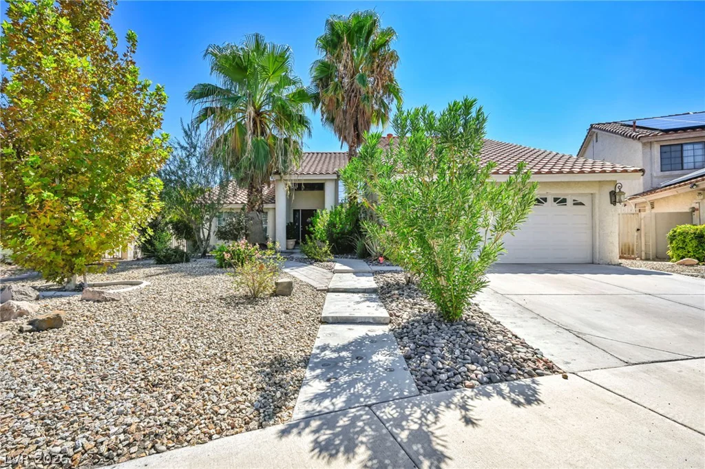 390 Rushing Creek, Henderson, NV 89014