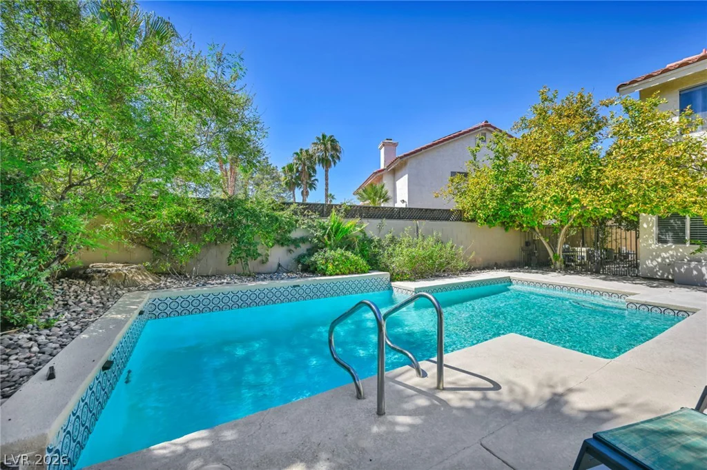 390 Rushing Creek, Henderson, NV 89014