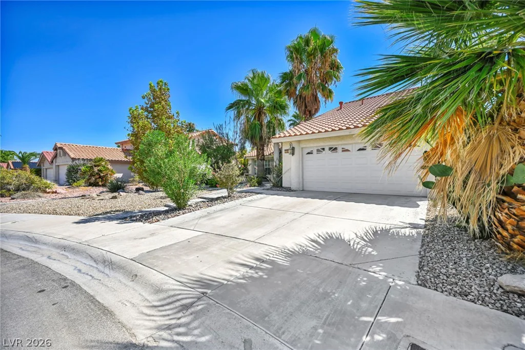 390 Rushing Creek, Henderson, NV 89014