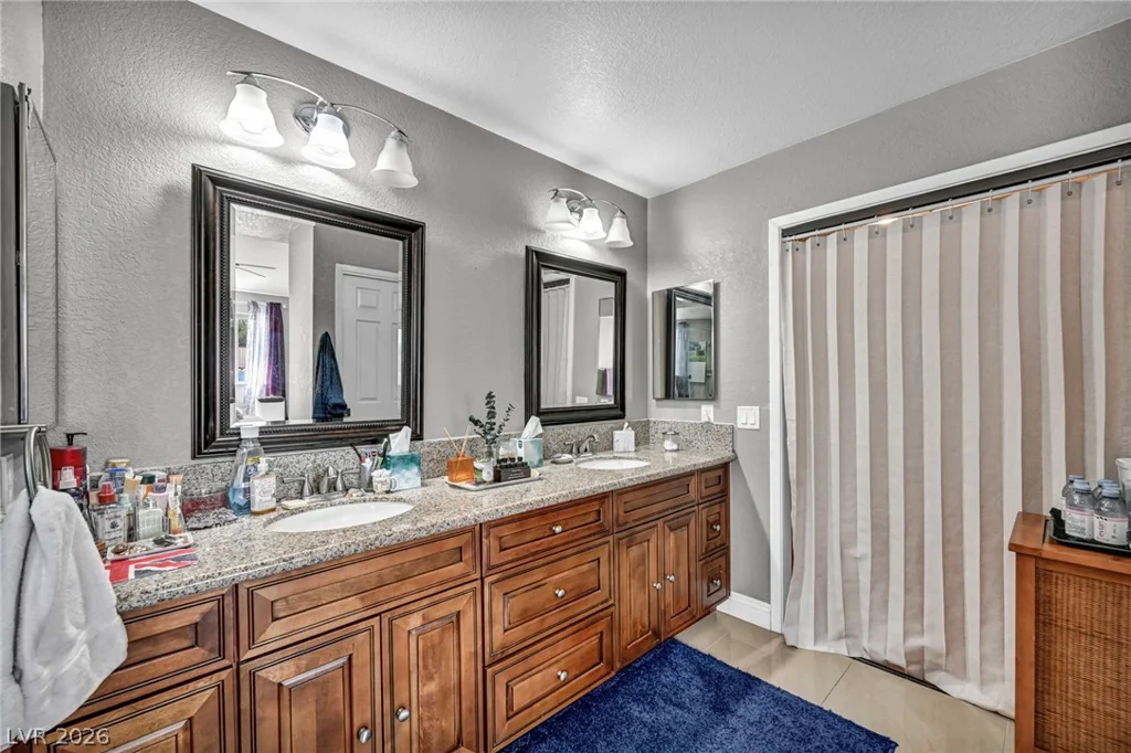390 Rushing Creek, Henderson, NV 89014