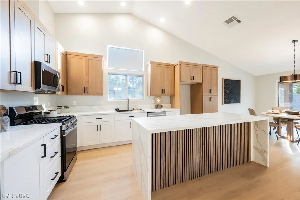 7240 Tealwood, Las Vegas, NV 89131