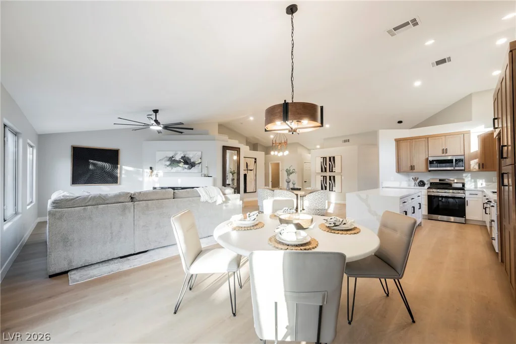 7240 Tealwood, Las Vegas, NV 89131