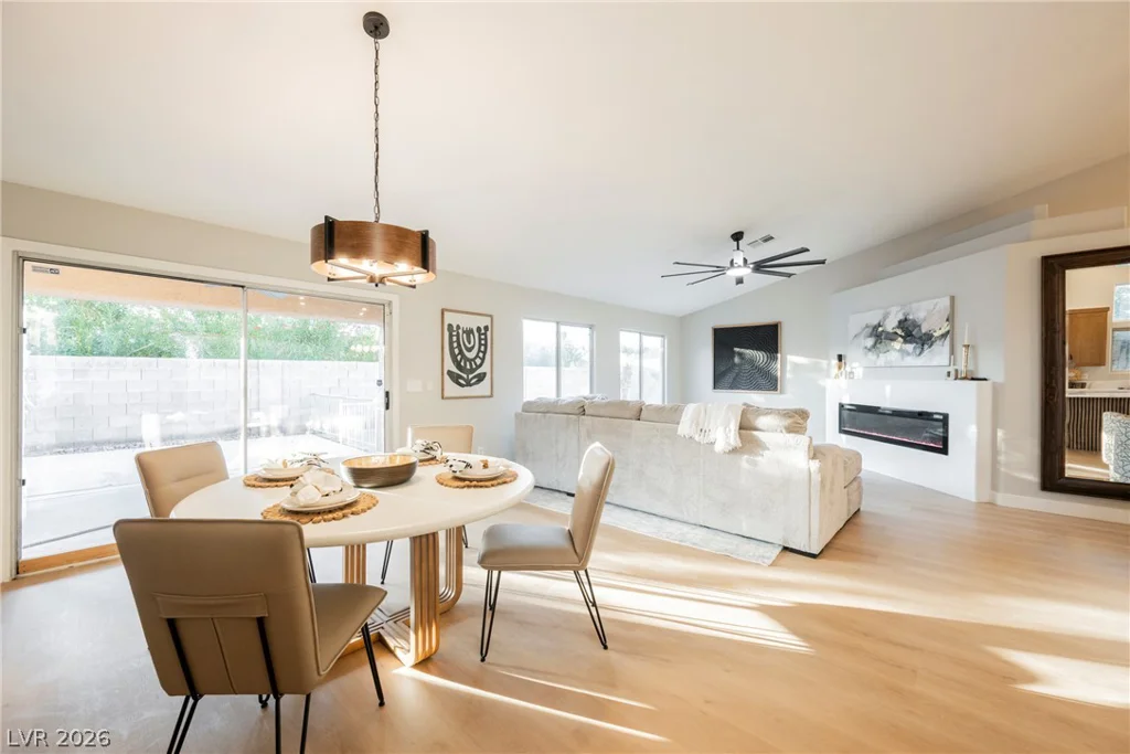 7240 Tealwood, Las Vegas, NV 89131