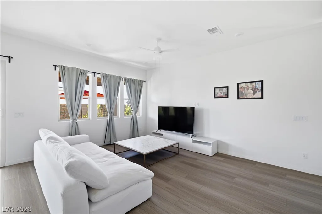 180 Cinder Cone Lane, Las Vegas, NV 89138