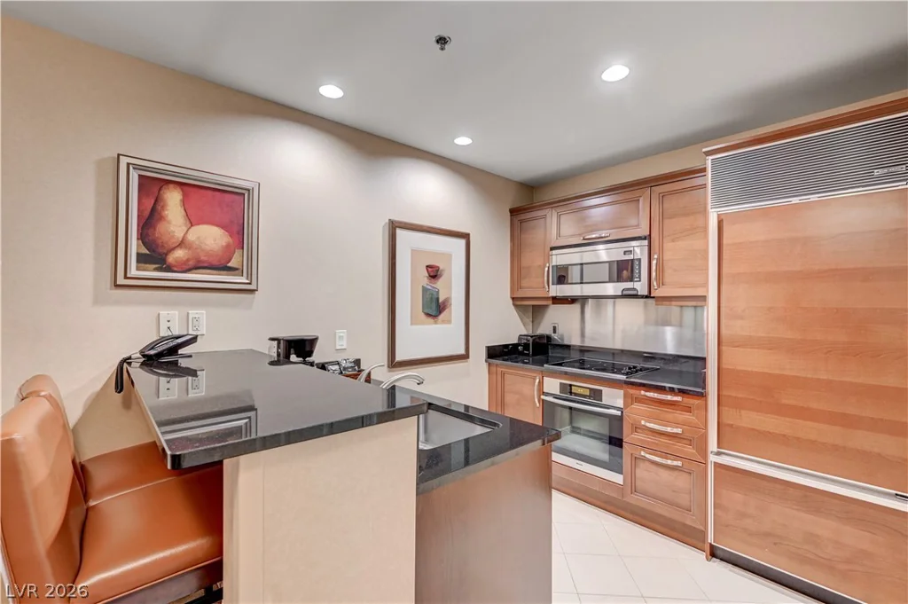 125 HARMON, Las Vegas, NV 89109