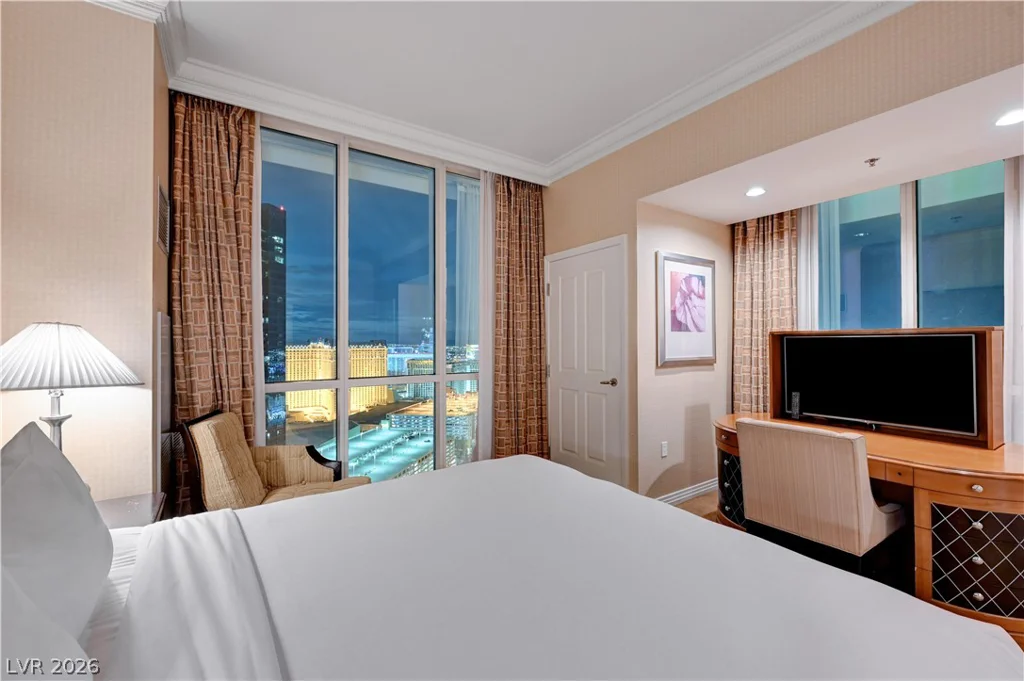 125 HARMON, Las Vegas, NV 89109