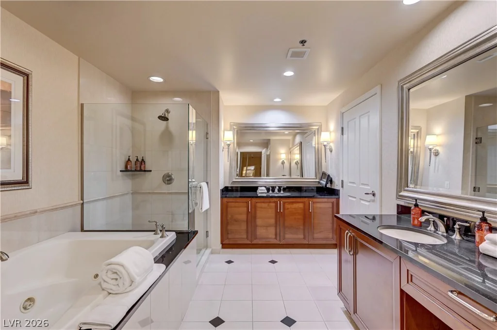 125 HARMON, Las Vegas, NV 89109
