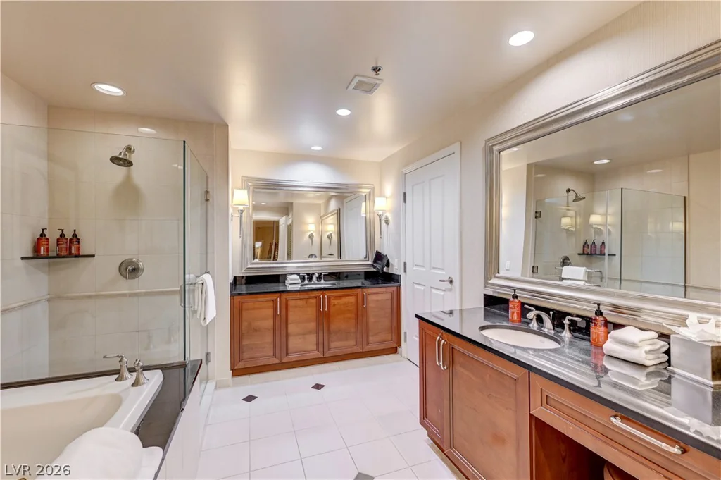 125 HARMON, Las Vegas, NV 89109
