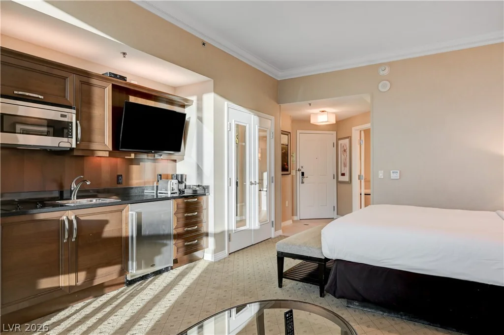 125 HARMON, Las Vegas, NV 89109