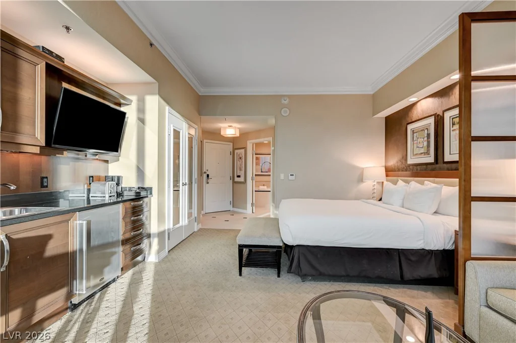 125 HARMON, Las Vegas, NV 89109